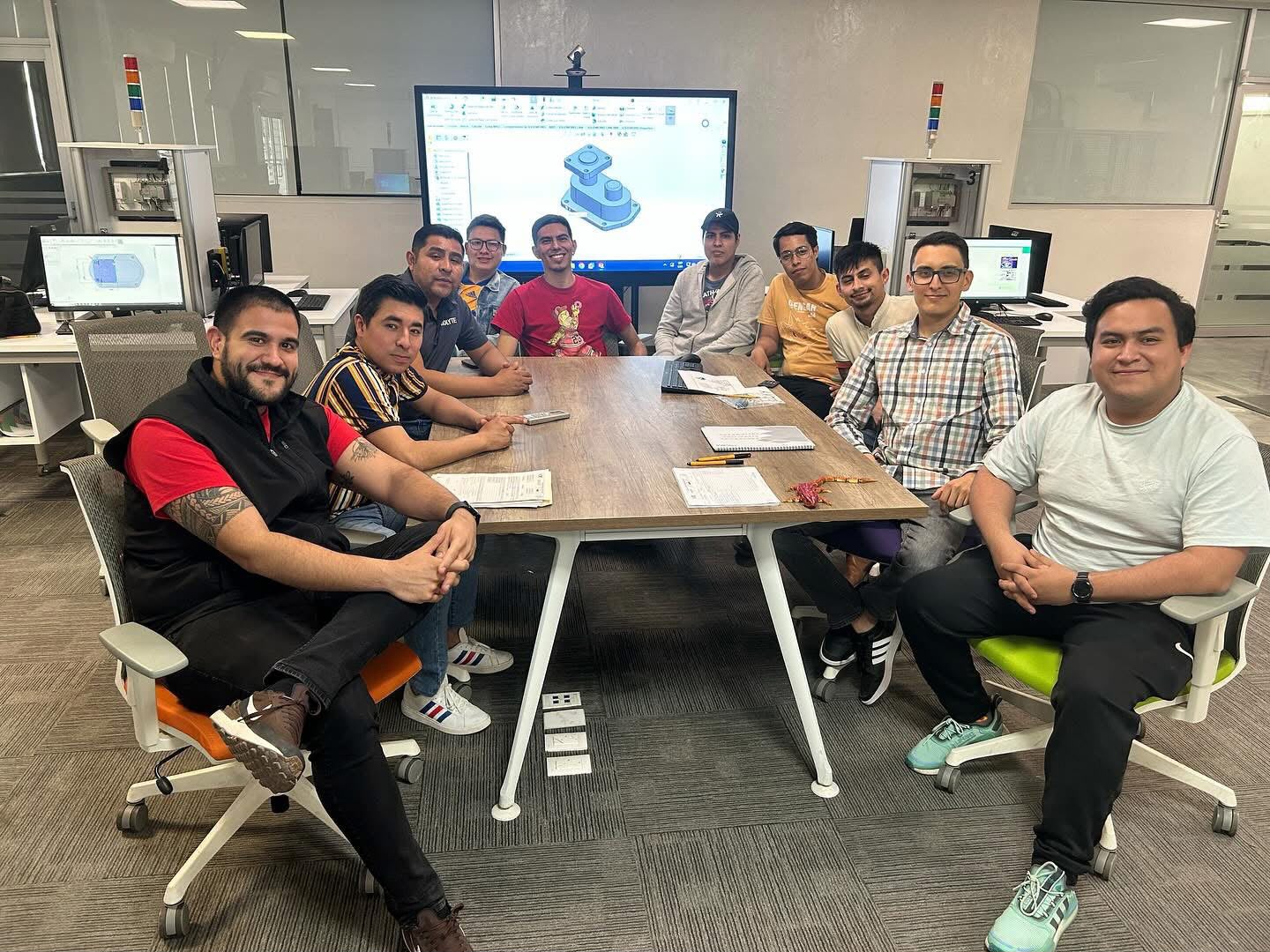 Equipo de CarryOn durante una sesión de trabajo